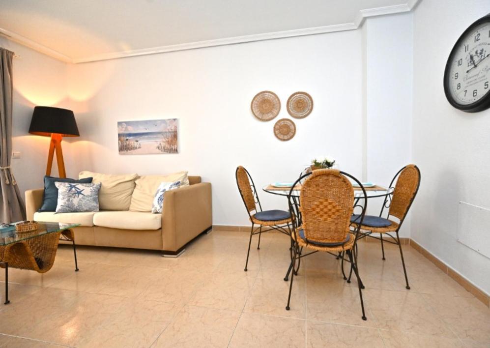 Beach Apartment Τορεβιέχα Εξωτερικό φωτογραφία