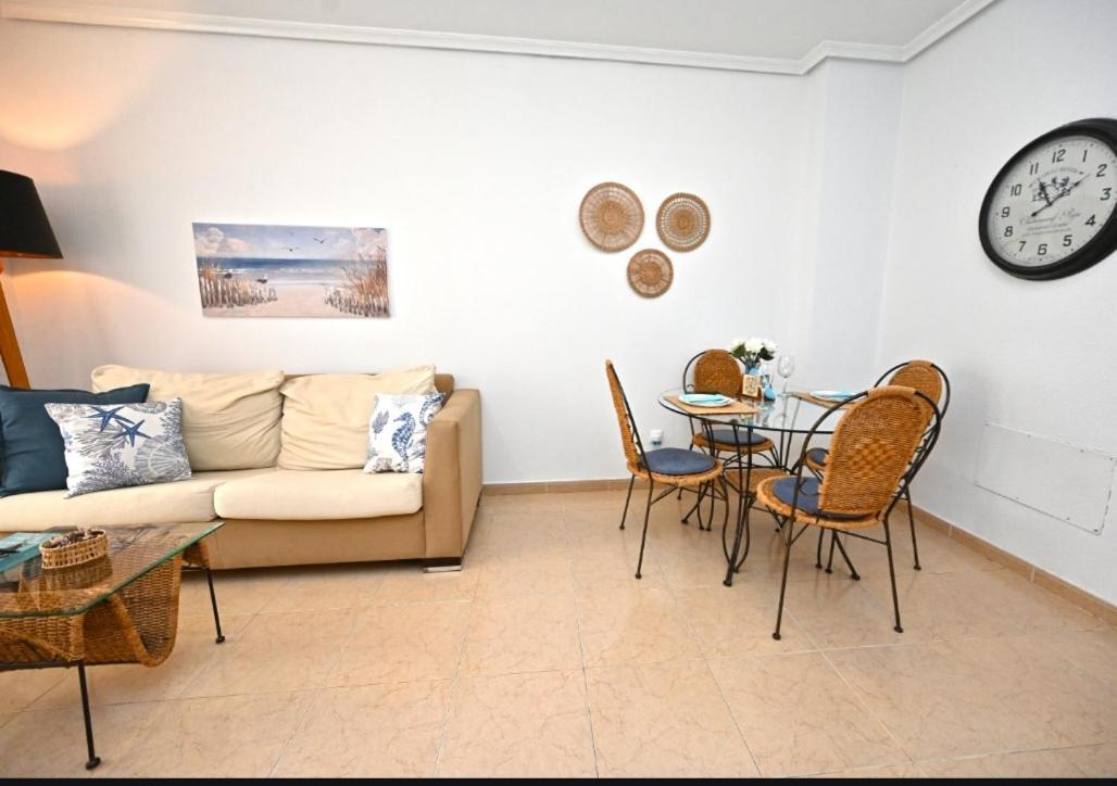 Beach Apartment Τορεβιέχα Εξωτερικό φωτογραφία