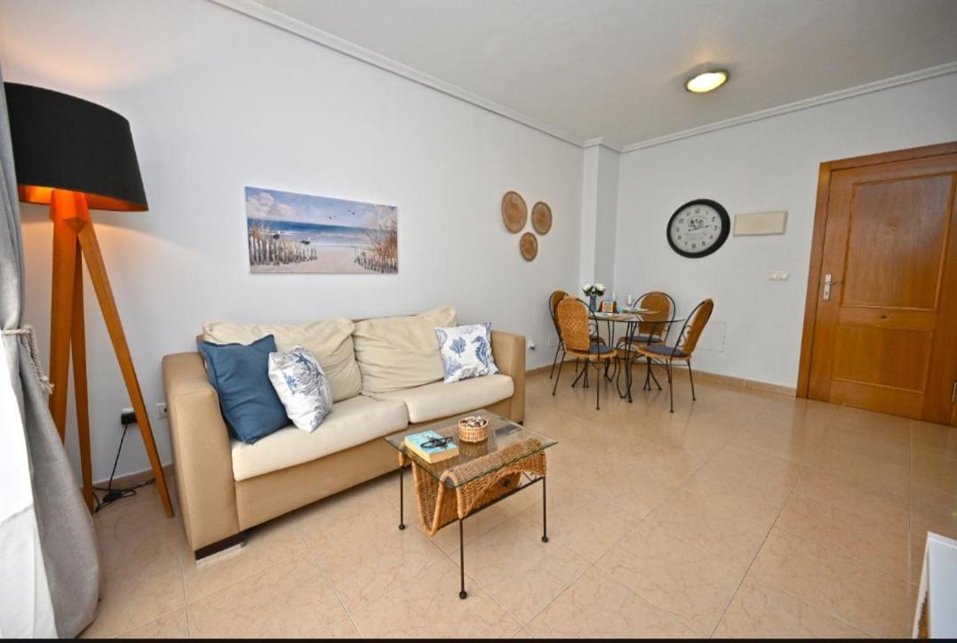 Beach Apartment Τορεβιέχα Εξωτερικό φωτογραφία